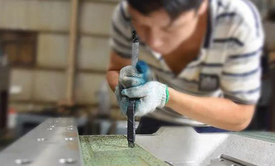 什么是刮研？环球带你了解高档设备必需的人工刮研工艺